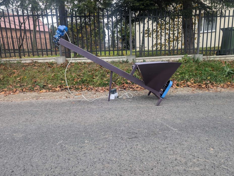 Podajnik do trocin / Materiałów sypkich żmijka