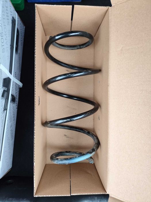 Пружина амортизатору передня Renault Laguna 2