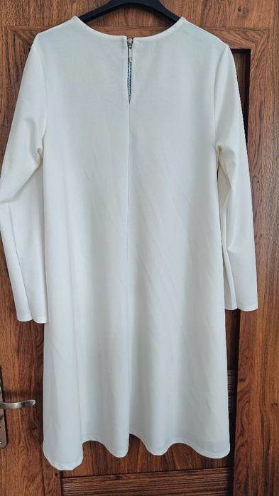 Uni Made in Italy trapezowa śmietankowa sukienka