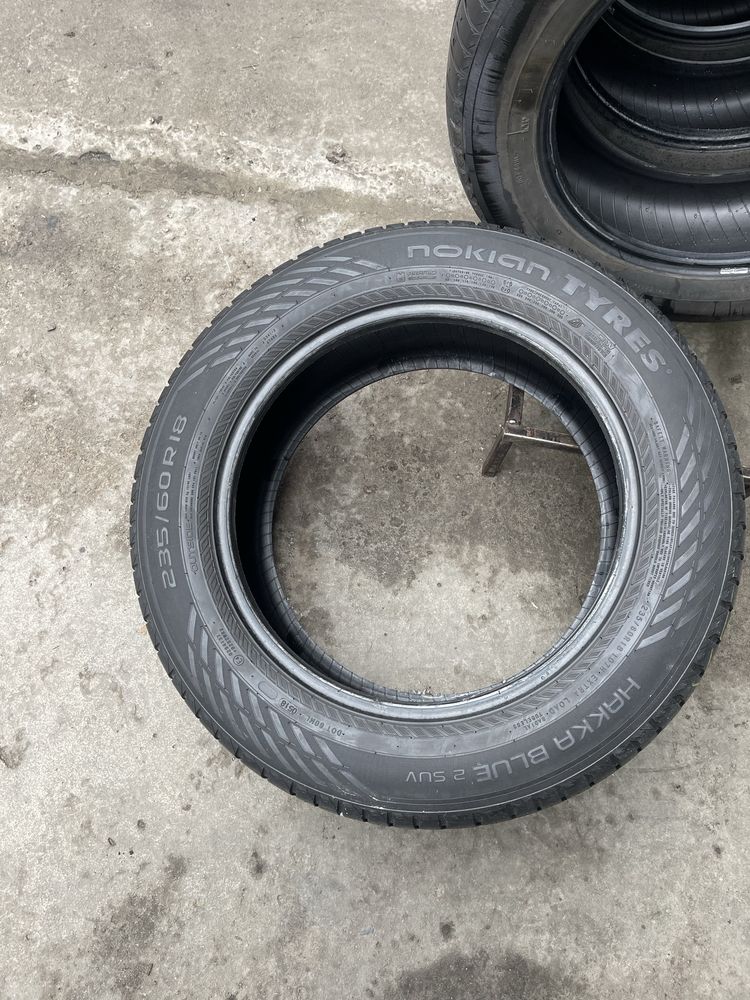 Шини літні R18 235 60 Nokian Склад Осокорки
