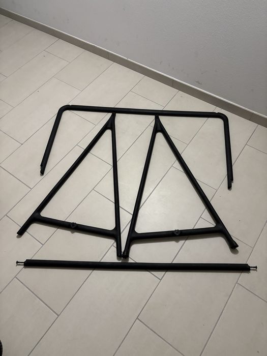Charriot de roupa Preto