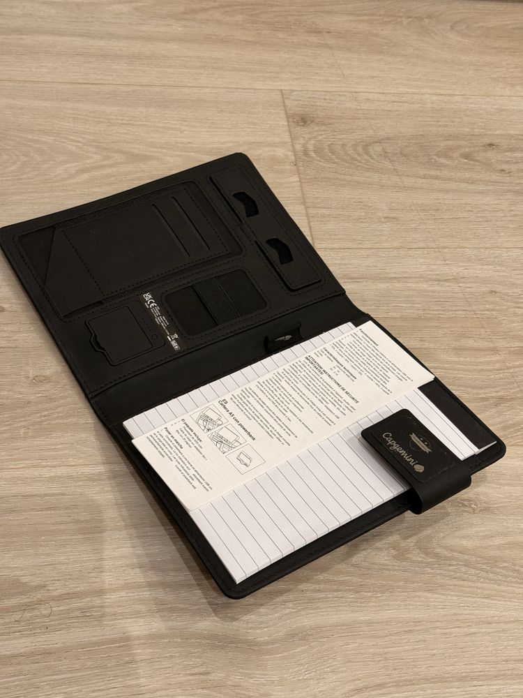 Teczka A5 z powerbankiem 4000 mAh