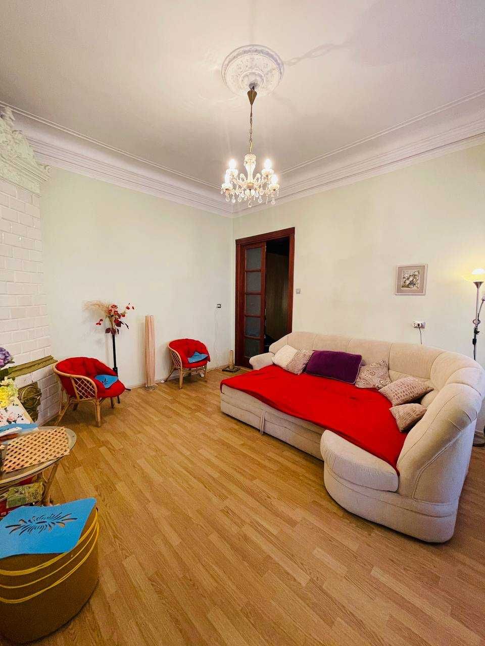 Продам 4-кімнатну квартиру в самому серці Одеси вул. Базарна!