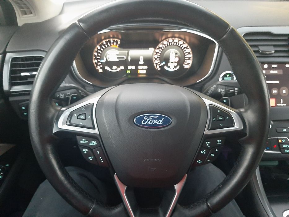 Ford mondeo  2.0 TDCI 180km TITANIUM  jasne skóry automat full led dyn