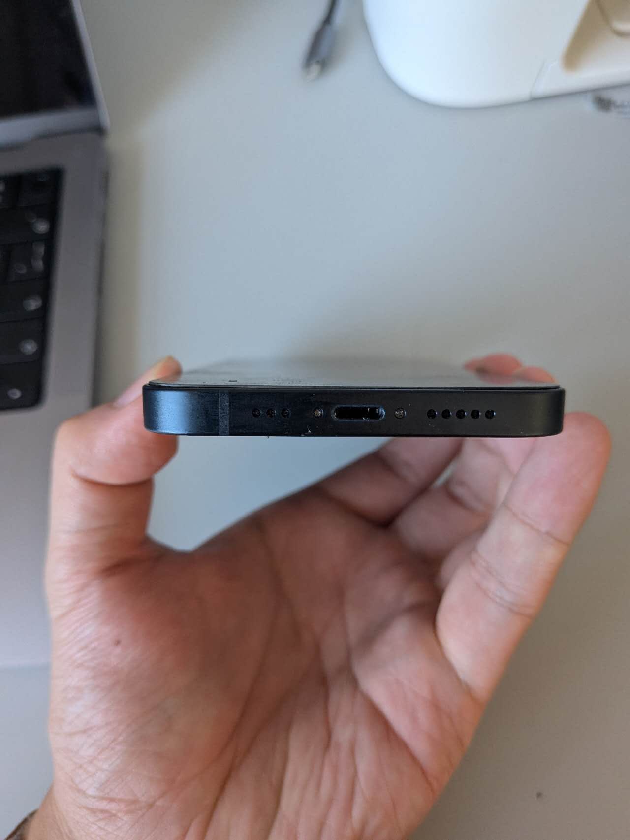 iPhone 13 128GB black with carrier lock