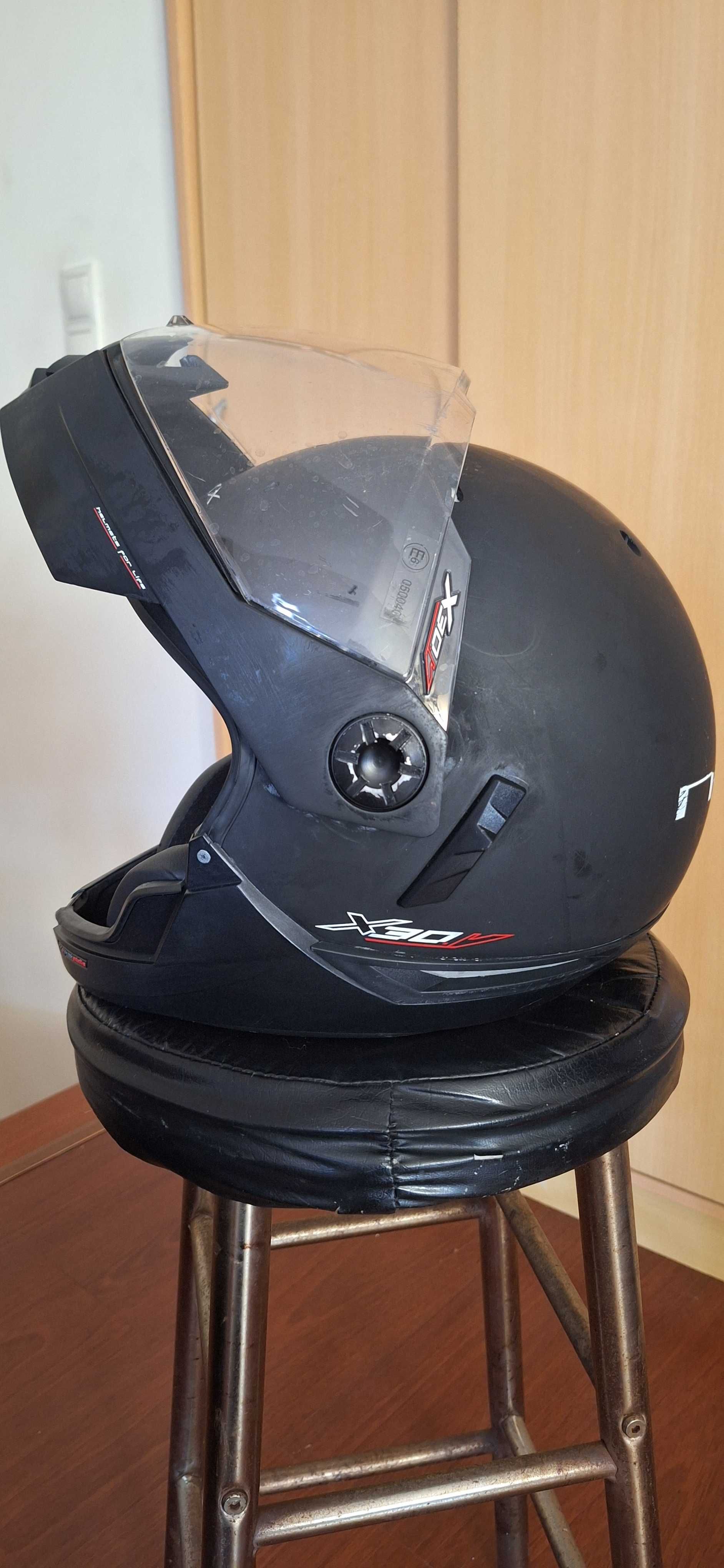 Capacete Nexx usado em bom estado com bolsa de transporte