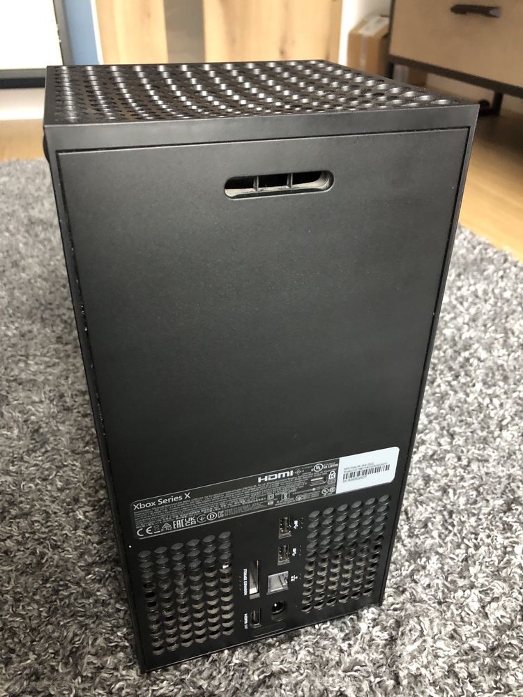 XBOX series X 1TB Forza Horizon 5 Edition + dwa kontrolery, okablowani