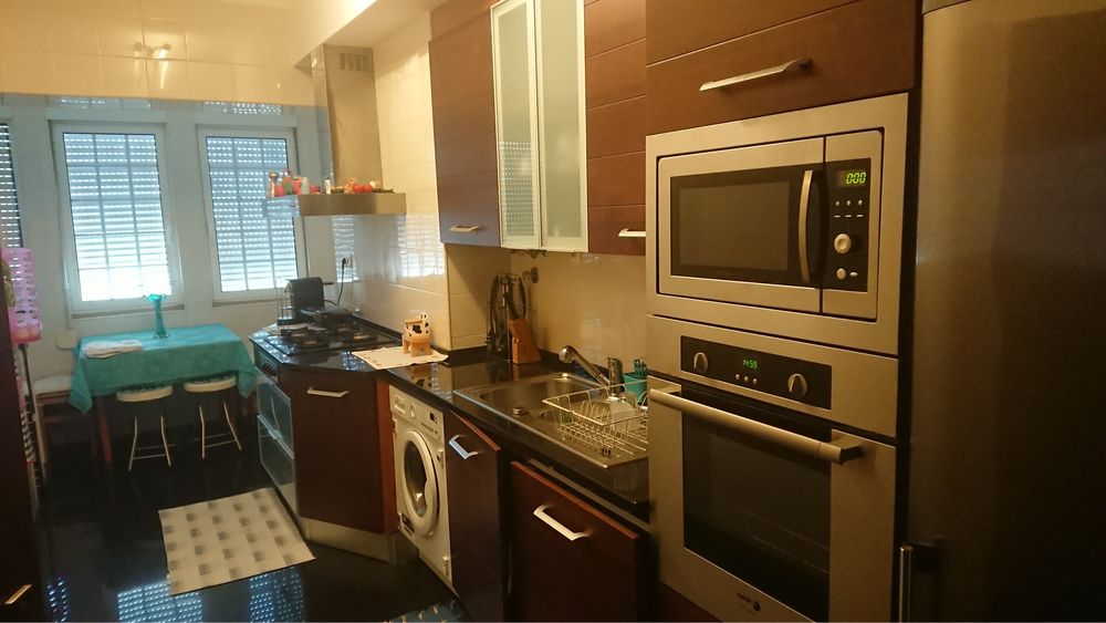 Quarto centro de Lisboa na Rua Morais Soares, preço com tudo incluído