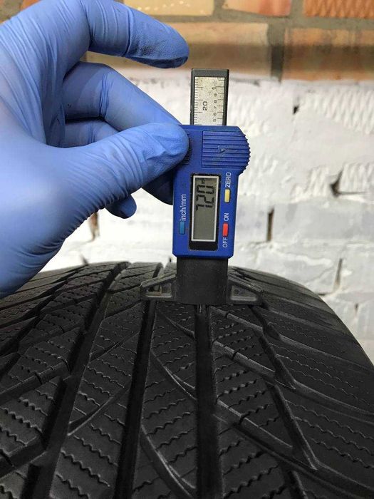 Зимові шини б/у 225/45 R18 Bridgestone Blizzak LM001 (8096)