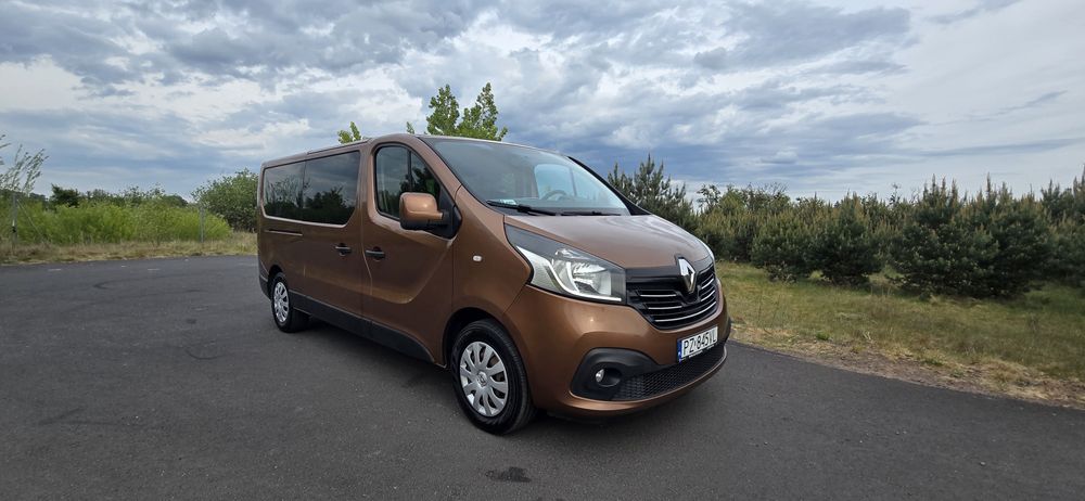 Renault Trafic long 9 osobowy