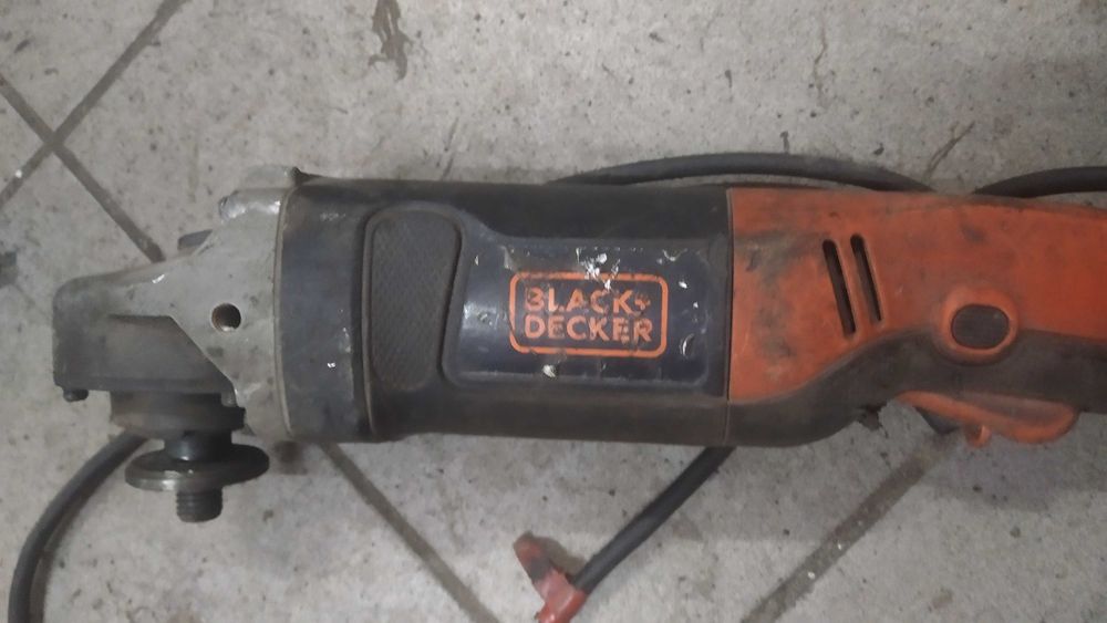 Szlifierka elektryczna kątowa bosch Black Decker