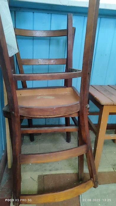 Табуретки дерев'яні