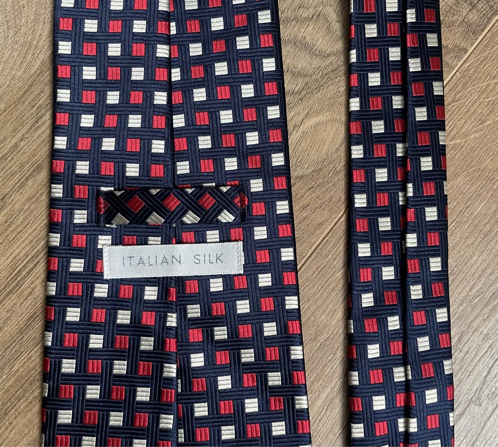 Granatowy jedwabny krawat Marks & Spencer Italian Silk