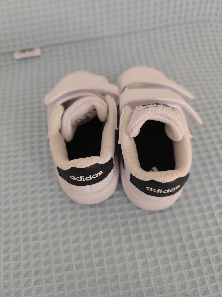 Sapatilhas adidas bebe