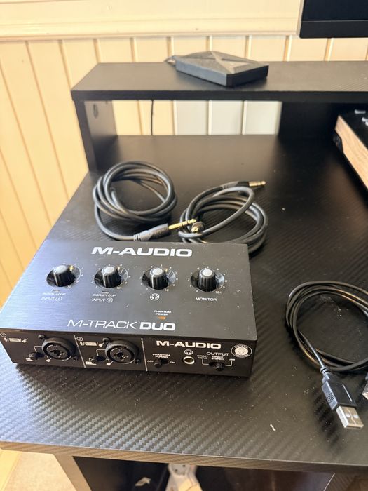 Audio interface M audio track duo c/ 2 cabos jack , factura e garantia