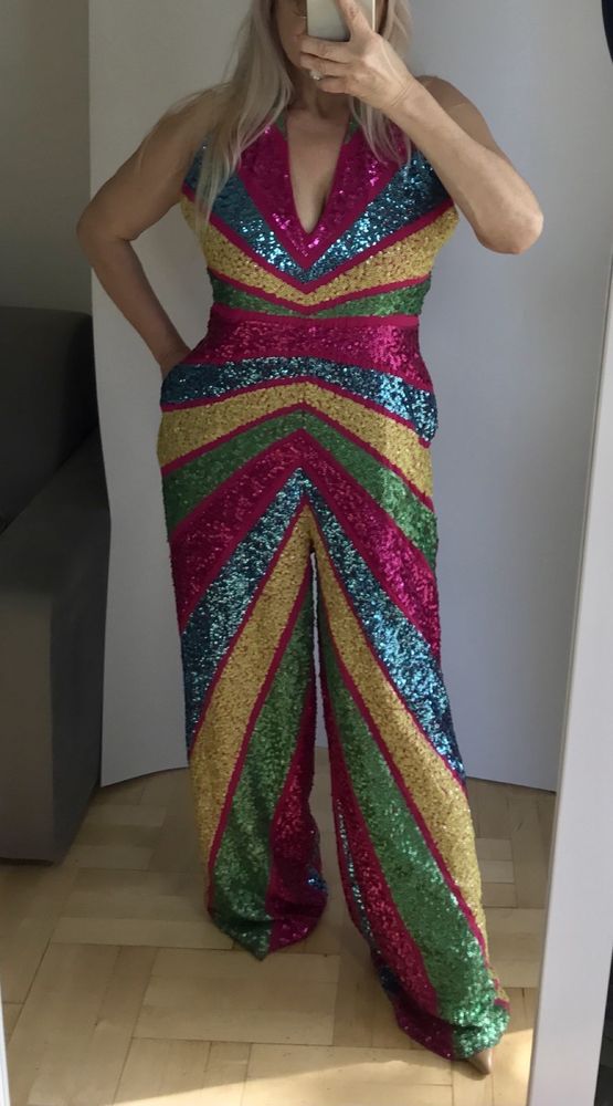 Cekinowy kombinezon z szerokimi nogawkami plus size