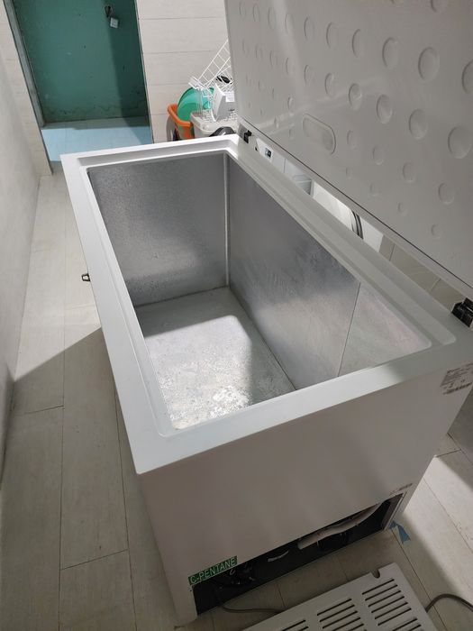 Морозилка Electrolux ПОД РЕМОНТ  морозильний ларь 371 л  компресор під