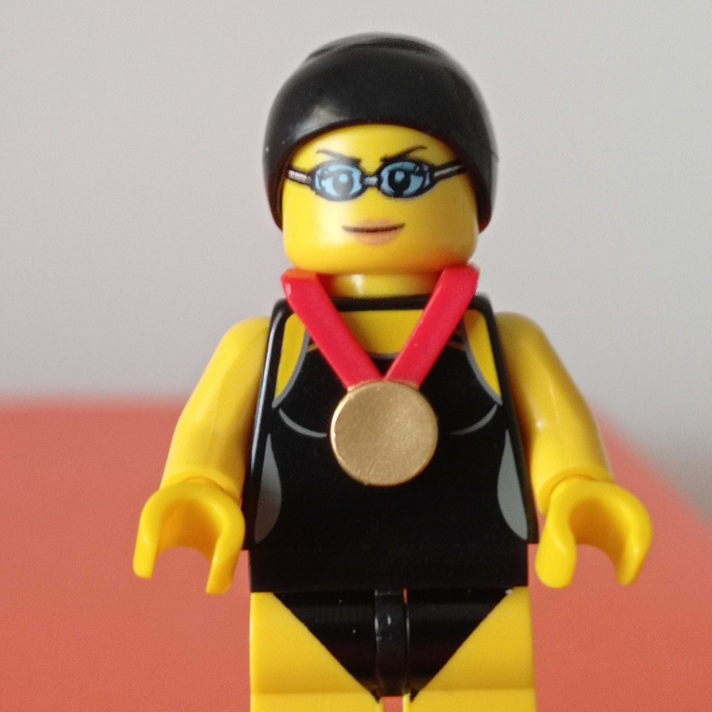 Figurka LEGO Pływaczka seria 7 mistrzyni pływacka minifigurka ludzik