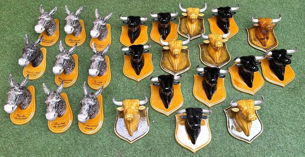 Loiça tradicional de Caldas da Rainha, burros e touros