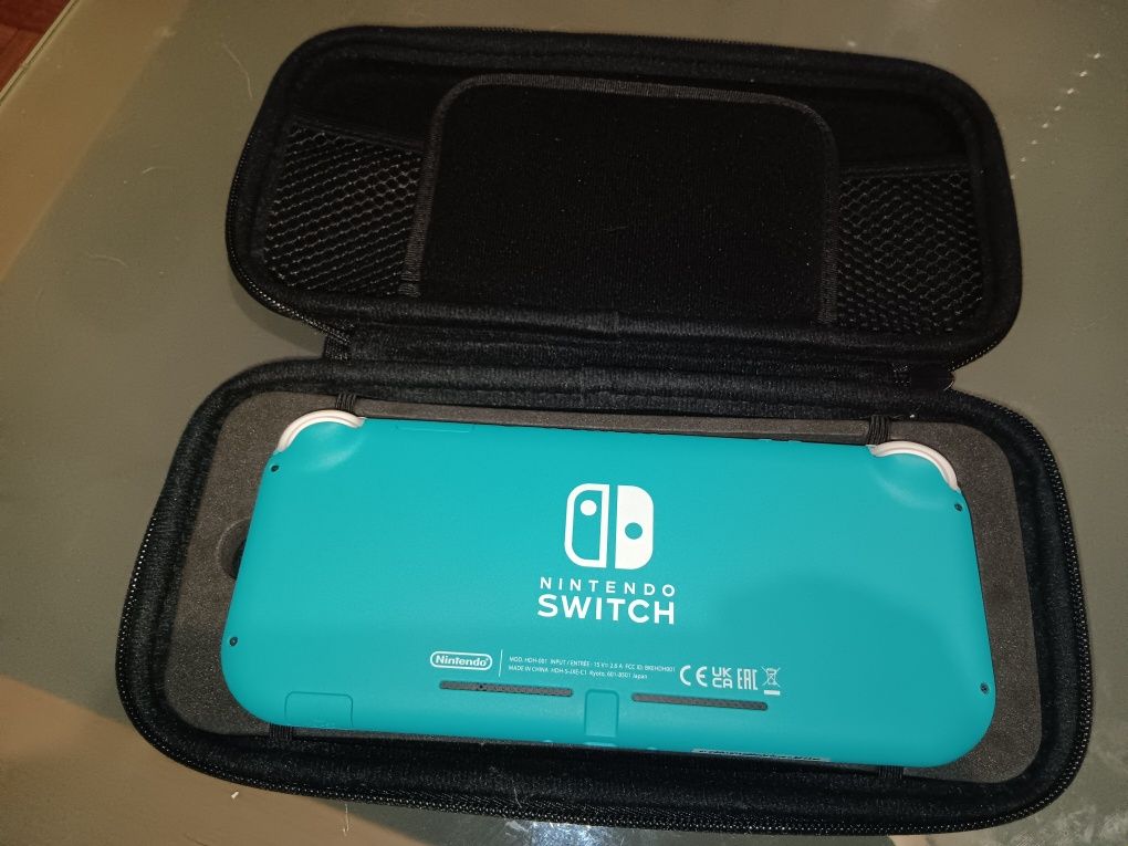 Nintendo Switch Lite c/Fifa25 e GTA