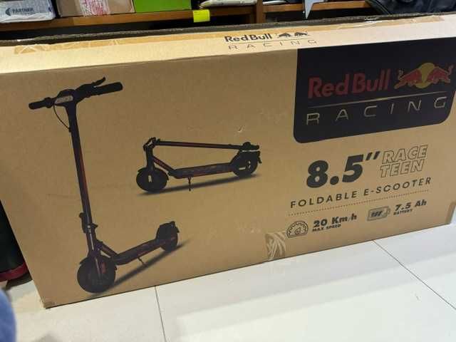 Hulajnoga elektryczna Red Bull Racing  8.5" RACE TEEN