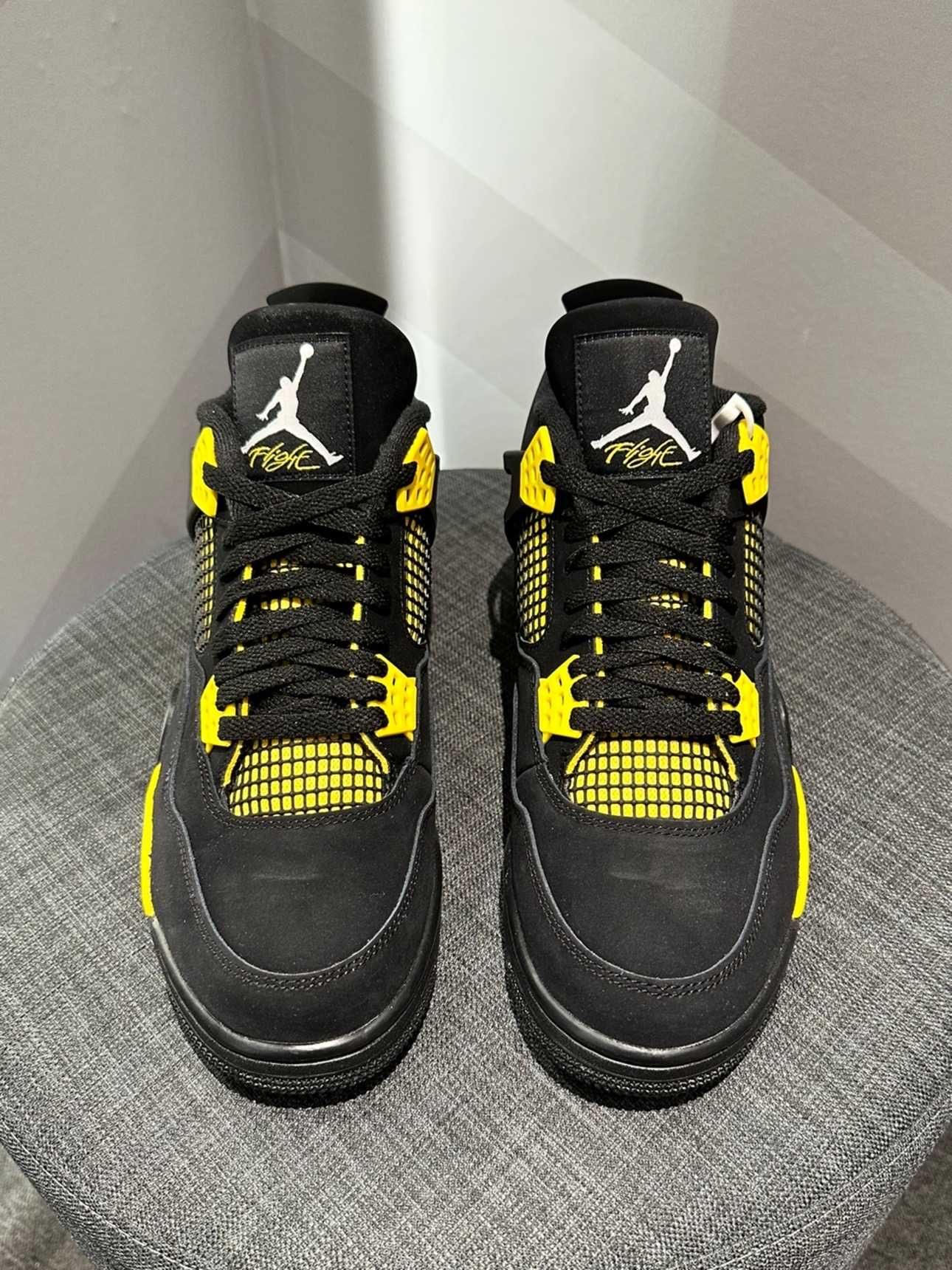 Jordan 4 rétro Thunder 44