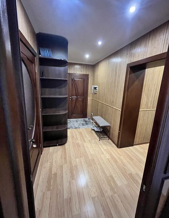 Оренда стильної трикімнатної квартири в Гречанах