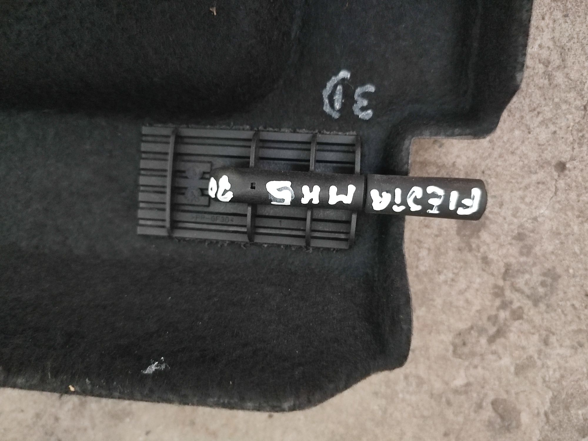 Ford Fiesta mk5 3D półka tył tylna
