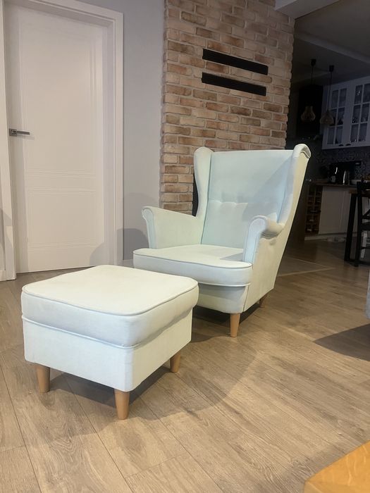 Fotel uszak z podnóżkiem miętowy