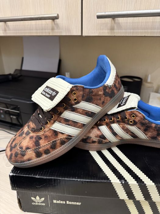 Леопардовые кроссовки adidas