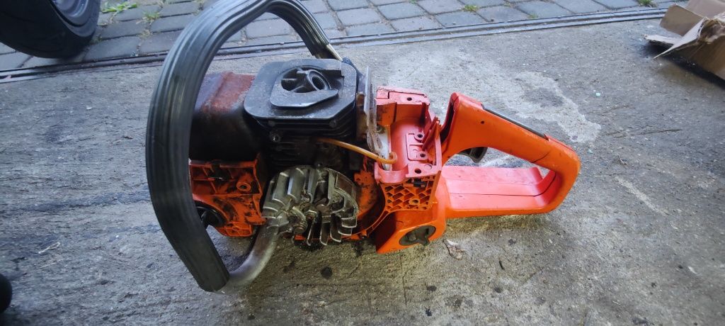 Pilarka husqvarna 36 136  142 137