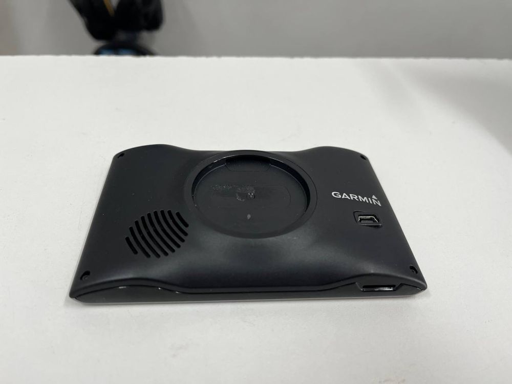 Навігатор Garmin Nüvi 2447LM