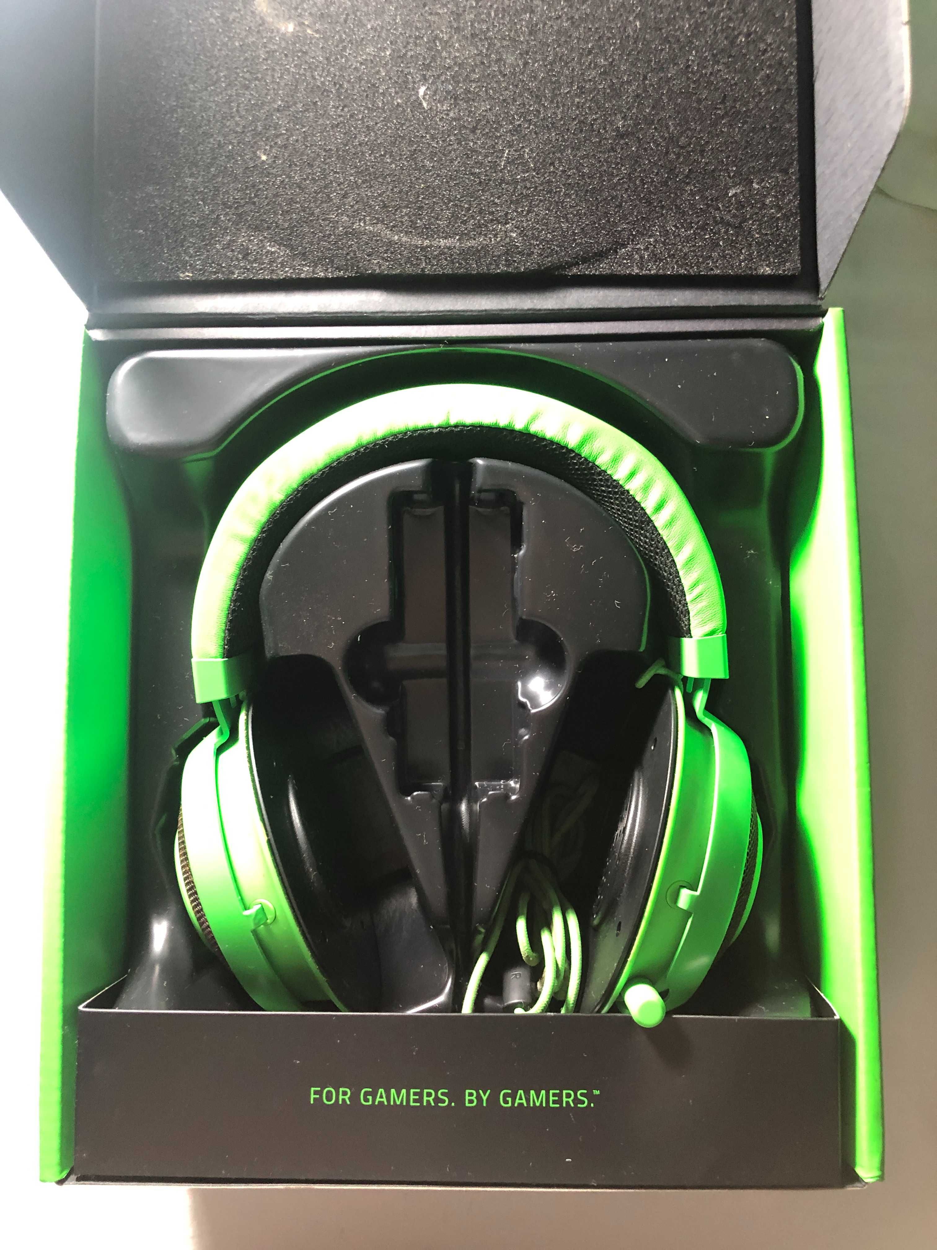 Headset Razer Kraken Tournament em Verde