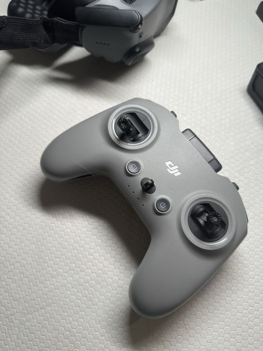 Dji avata explorer combo