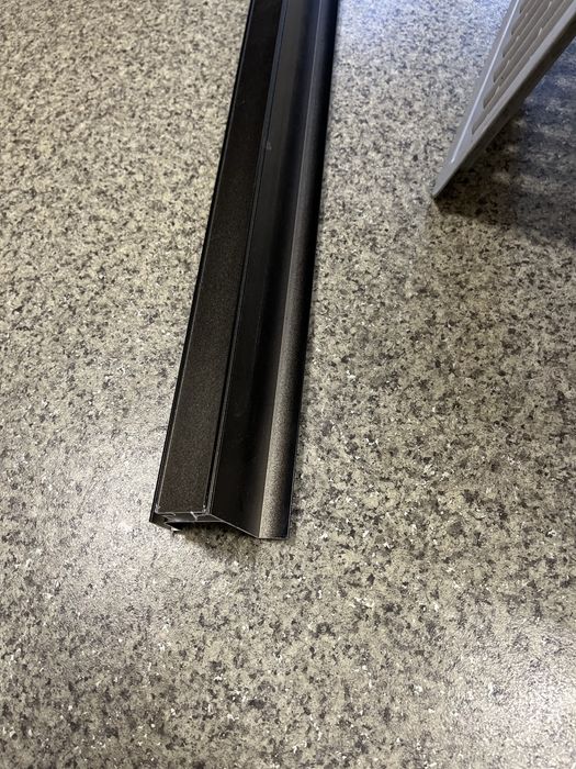 мебельный профиль GOLA вертикальный боковой Ferro Fiori