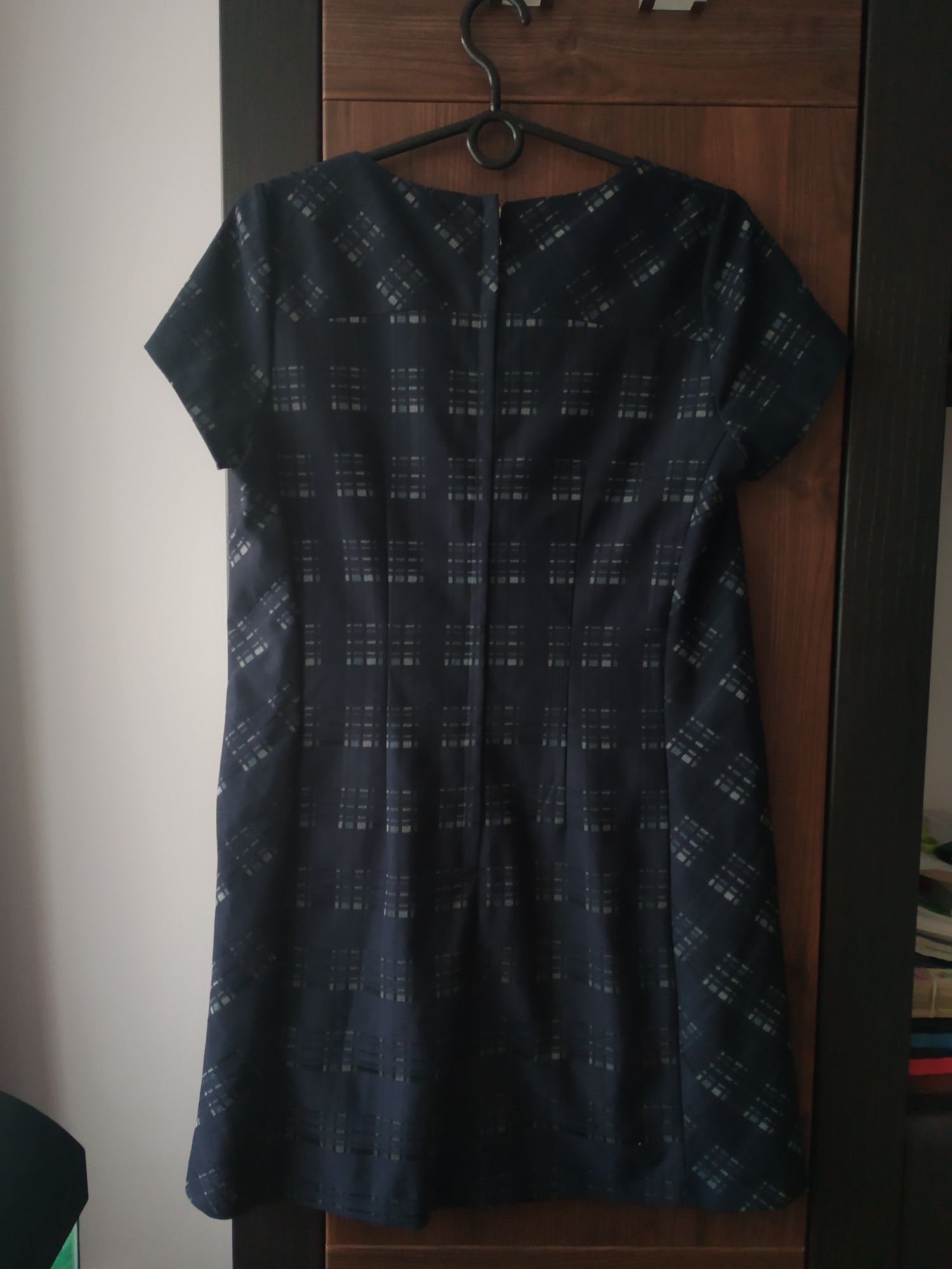 Elegancka sukienka w kratę Next L gruby materiał sukienka do pracy