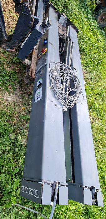 Podnośnik kolumnowy dwukolumnowy warsztatowy samochodowy śrubowy Nussb