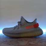 YEEZY boost 350 v2 "TAIL LIGHT" / tamanho 43