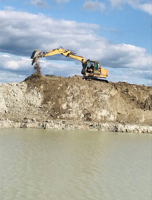 Usługi koparką gąsienicową – stawy, rowy, przywracanie nieużytków