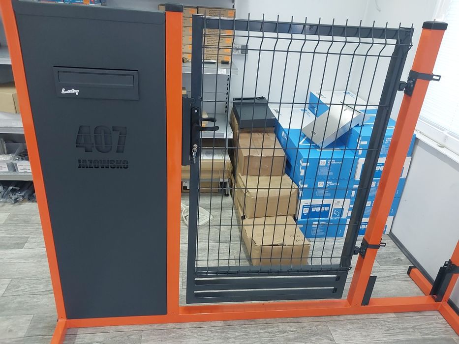 Słupek multimedialny!  1800 zł