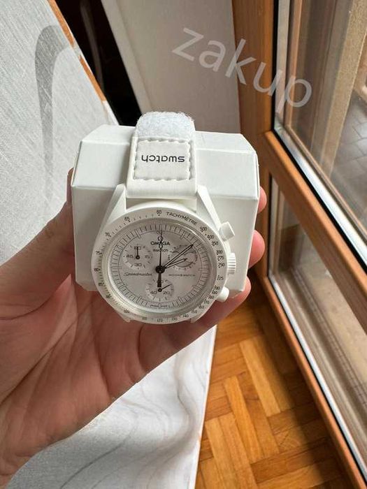 Swatch x Omega Bio-Ceramic Moonphase SO33W700