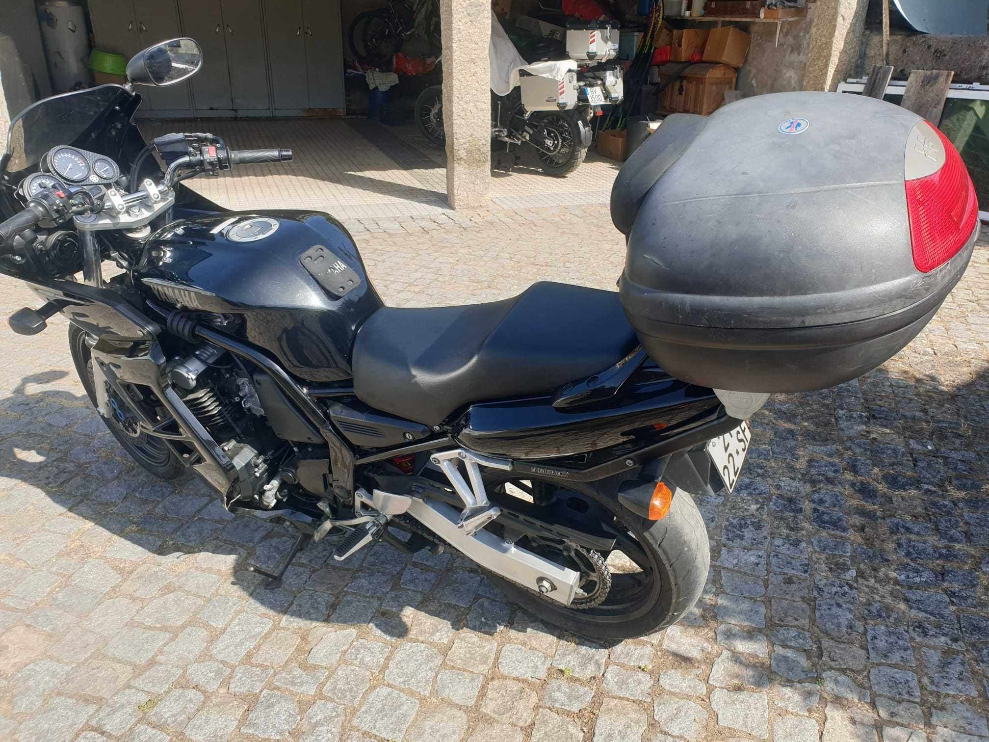 Moto Yamaha Fazer 600