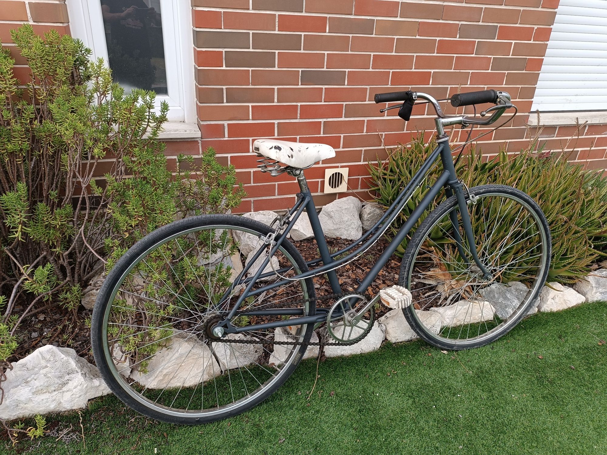 Bicicleta "pasteleira" restaurada