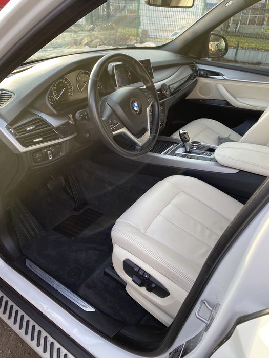 Мийка двигуна,хімчистка салону, полірування, чистка салону,  Автомийка