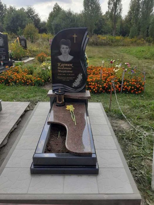 Гранітні пам'ятники Луцьк.Монтаж.Доставка.