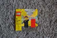 500162_2 LEGO Store Employee