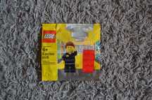 500162_2 LEGO Store Employee