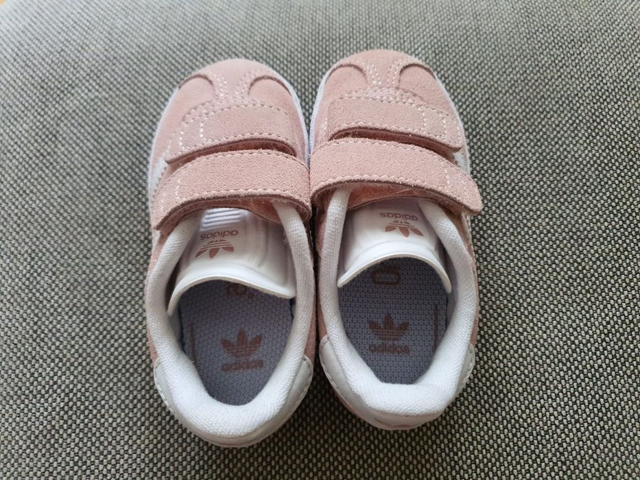 Tênis adidas menina Novos