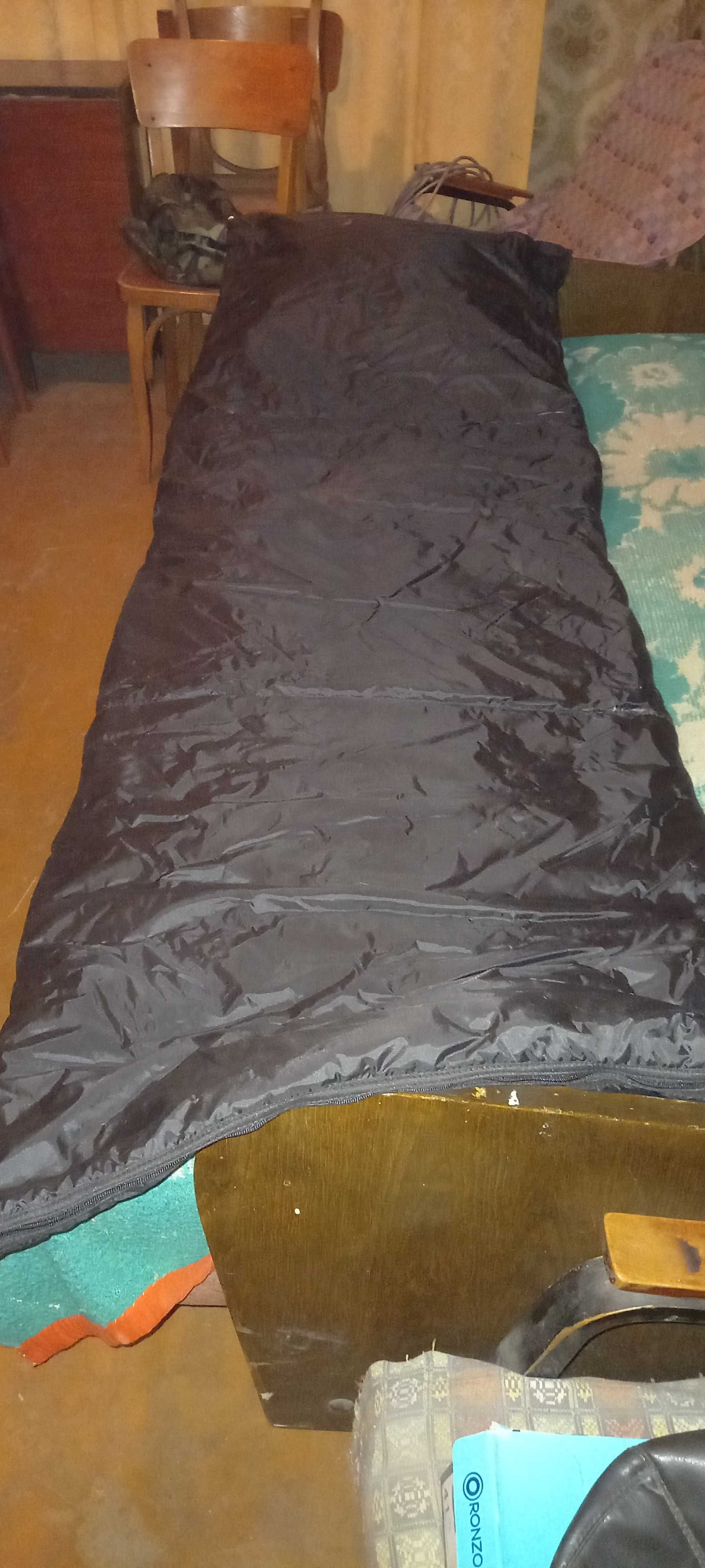 Спальный мешок с подушкой чёрного цвета новый