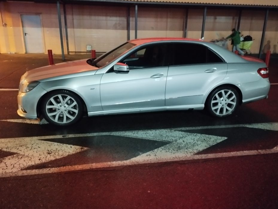 Продам свою автомобиль  авто на ходу